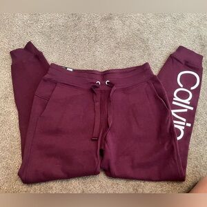 Calvin Klein Jogers - Small - Burgundy
